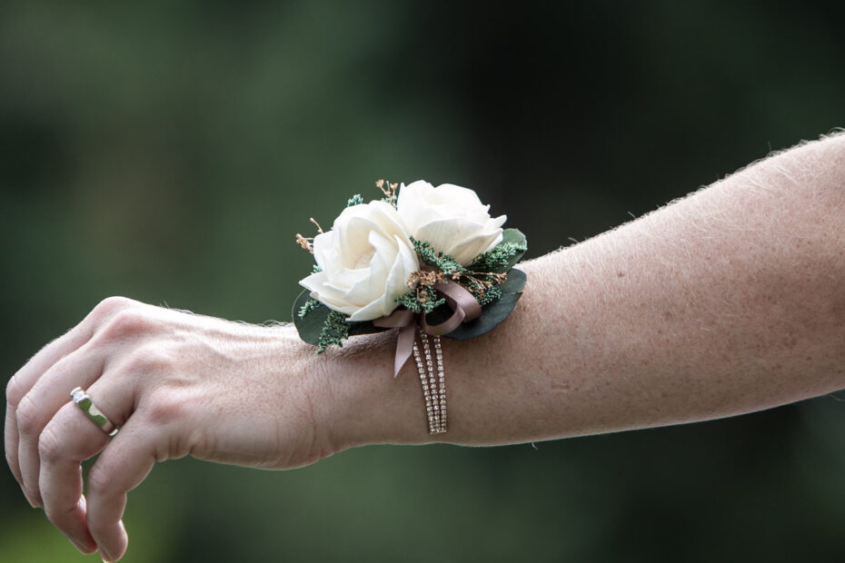 How To Make A Wrist Corsage: A Stunning Guide